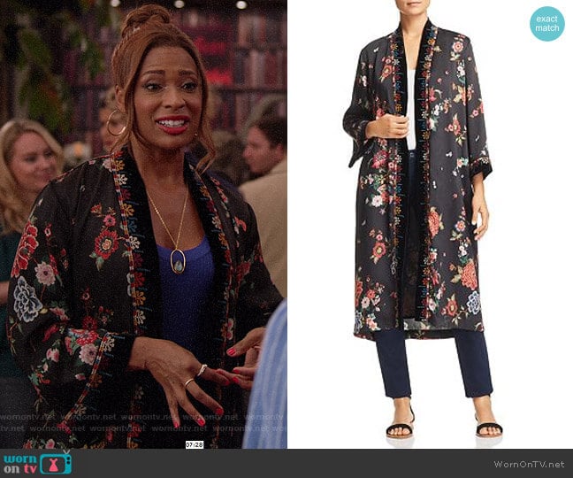 Johnny Was Velvet-Trim Floral Kimono worn by Poppy (Kimrie Lewis) on Single Parents