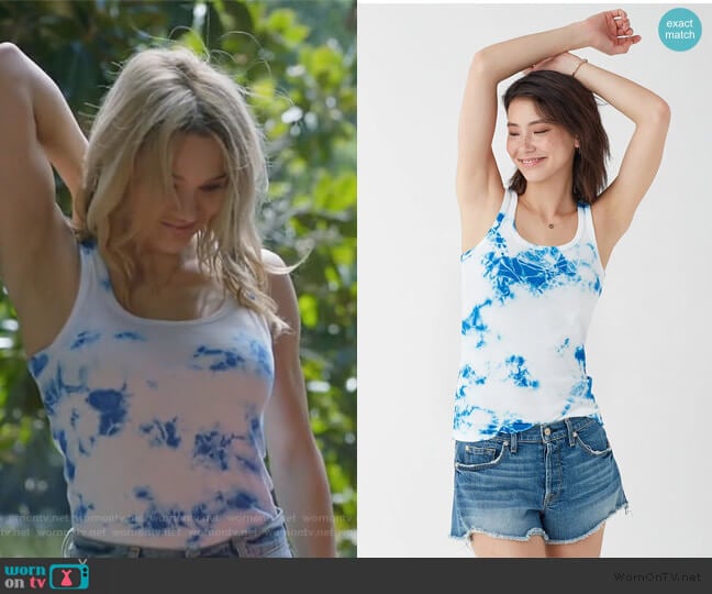 Spendid Rib Treatment Tank worn by Clementine Hughes (Hunter King) on Life in Pieces