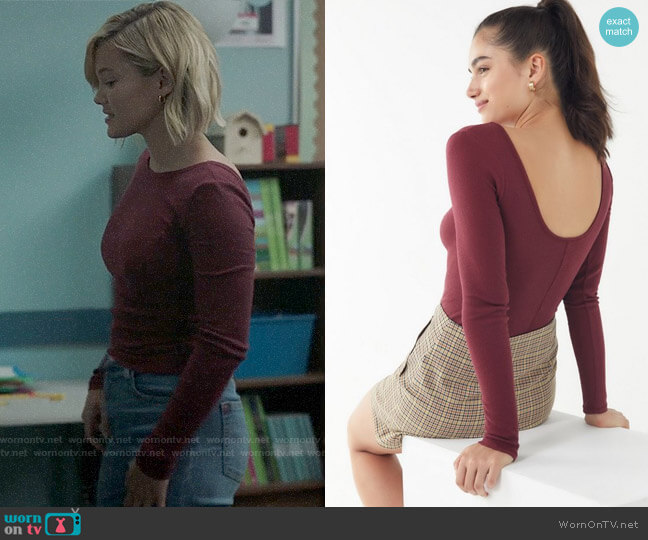 Urban Outfitters Babysitter Long Sleeve Tee in Maroon worn by Tandy Bowen (Olivia Holt) on Cloak and Dagger