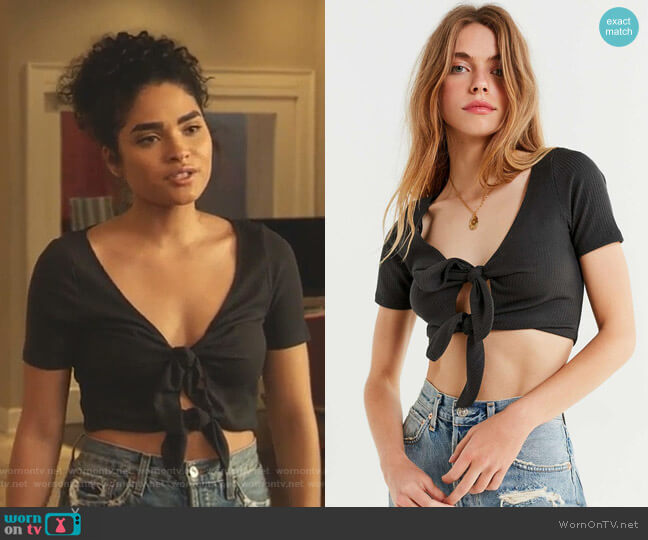 Urban Outfitters Tessa Tie-front Cropped Top worn by Simone Davis (Brittany O'Grady) on Star