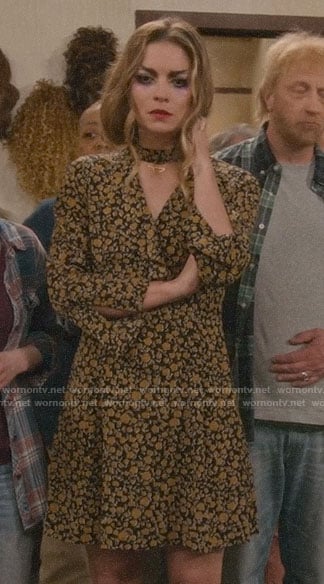 Alexis’s yellow floral choker neck dress on Schitts Creek