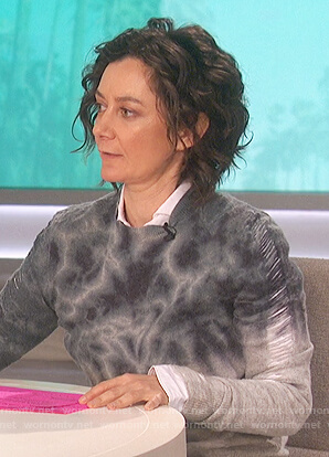 Sara’s distressed tie dyed sweater on The Talk