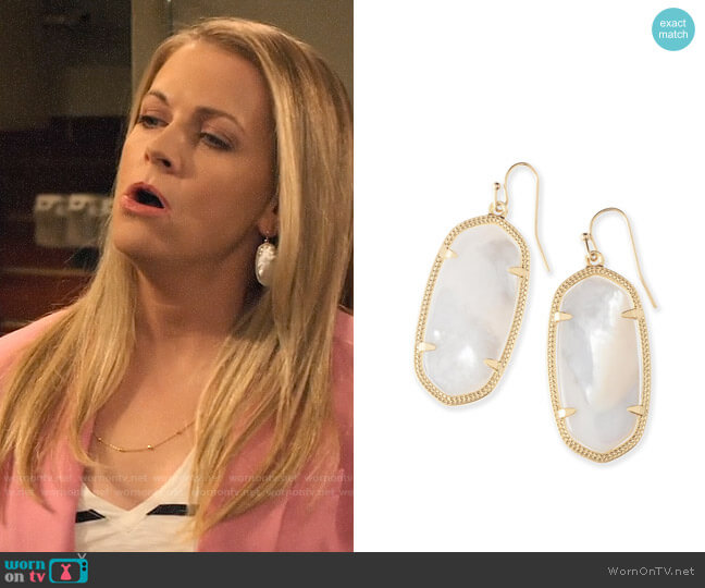 Kendra Scott Elle Earrings in Ivory Mother Of Pearl/ Gold worn by Liz (Melissa Joan Hart) on No Good Nick