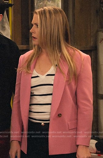 Liz’s striped tee and pink blazer on No Good Nick