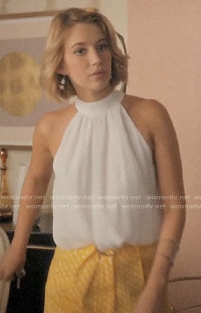 Petra’s yellow polka dot shorts on Jane the Virgin