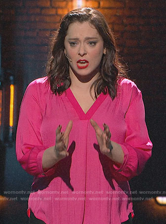 Rachel Bloom’s pink v-neck top on Crazy Ex-Girlfriend Finale Concert