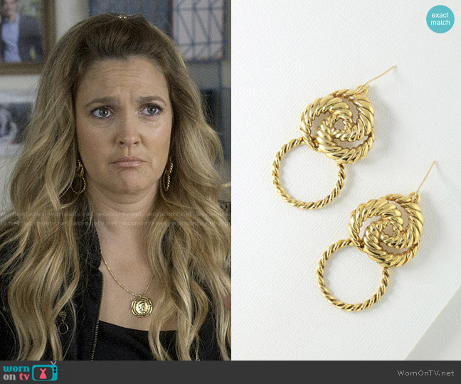 Vanessa Mooney The Valetta Mini Earrings worn by Sheila Hammond (Drew Barrymore) on Santa Clarita Diet