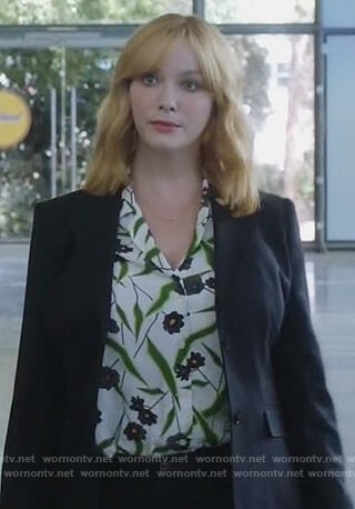 Beth’s white floral print blouse on The Good Girls