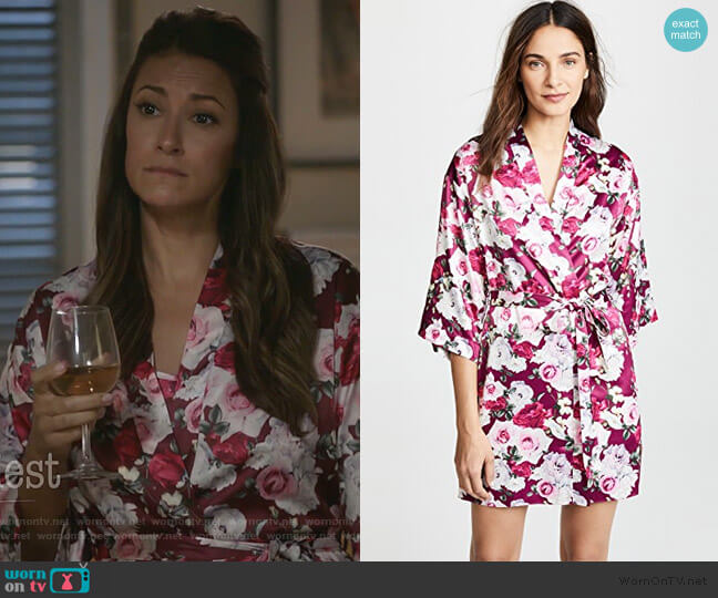 Flora Nikrooz Alejandra Floral Robe worn by Colleen Brandon-Ortega (Angelique Cabral) on Life in Pieces