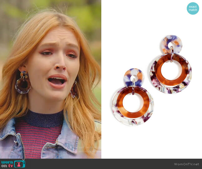Lele Sadoughi Banded Hoop Earrings worn by Kirby Anders (Maddison Brown) on Dynasty
