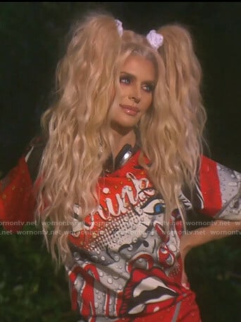 Lisa’s red face print t-shirt dress on The Real Housewives of Beverly Hills