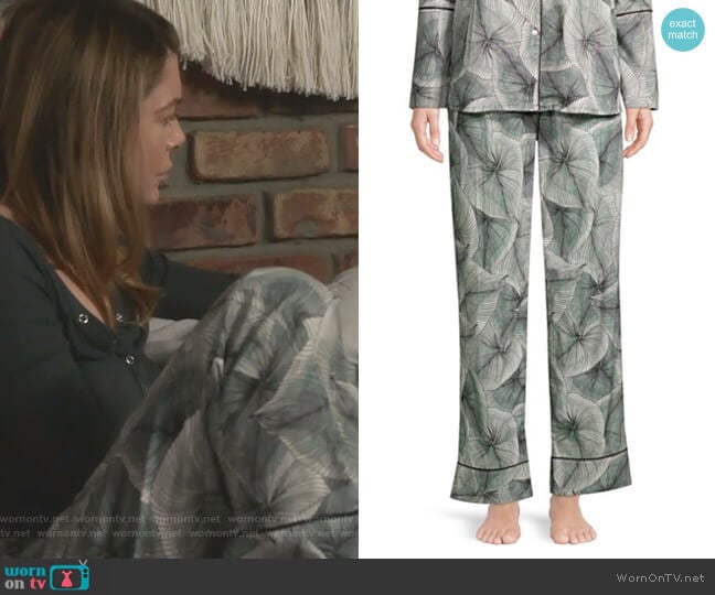 Maison Du Soir Vienna Two-Piece Pajama Set worn by Meredith Grey (Ellen Pompeo) on Greys Anatomy