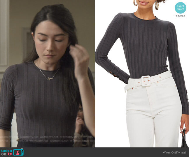 Topshop Ribbed Sweater in Charcoal worn by Helena (Natasha Liu Bordizzo) on The Society