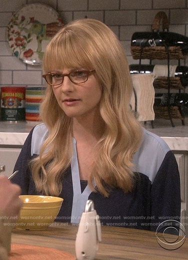 Bernadette’s blue colorblock top on The Big Bang Theory