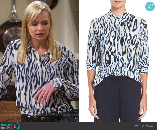 Equipment Brett Shirt in Marshmallow worn by Jill Kendall (Jaime Pressly) on Mom