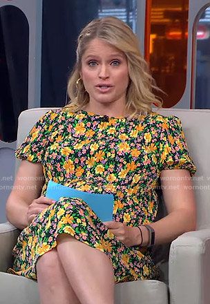 Sara’s floral short sleeve dress on GMA Strahan And Sara