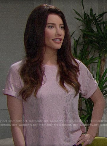 Steffy’s pink snake print tee on The Bold and the Beautiful