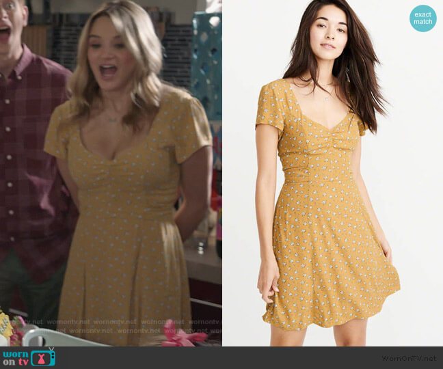 Abercrombie & Fitch Bow Back Skater Dress worn by Clementine Hughes (Hunter King) on Life in Pieces