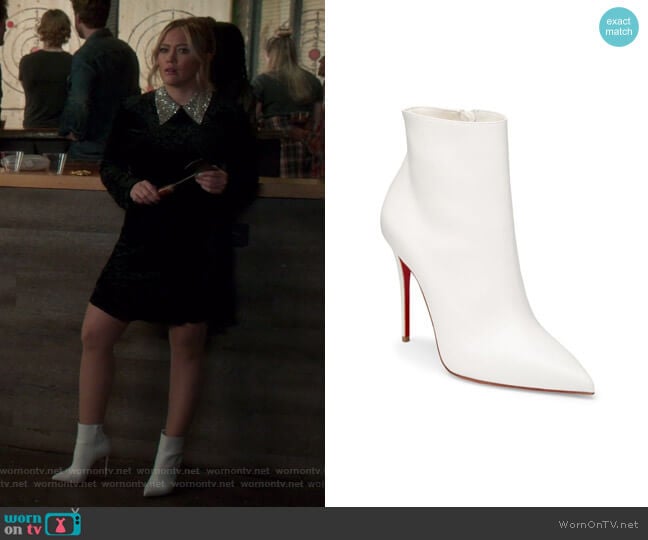 Christian Louboutin So Kate 100 Leather Ankle Boots worn by Kelsey Peters (Hilary Duff) on Younger