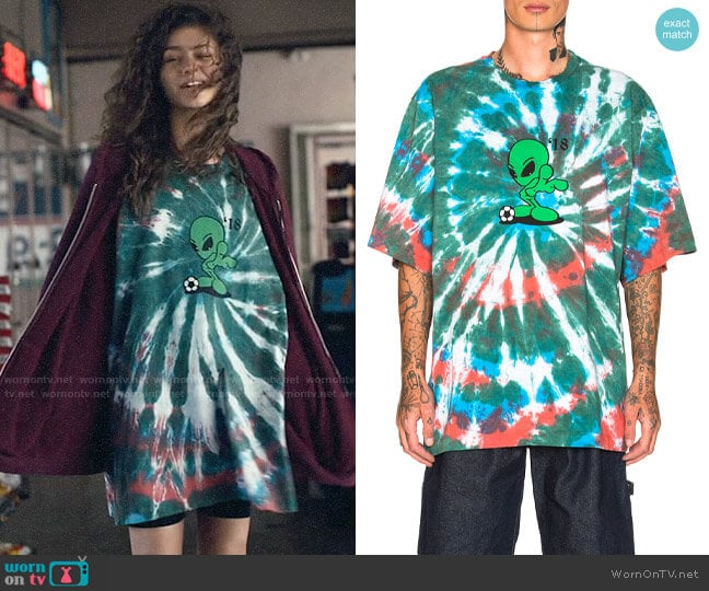Gosha Rubchinskiy Oversized Alien T-shirt worn by Rue Bennett (Zendaya) on Euphoria