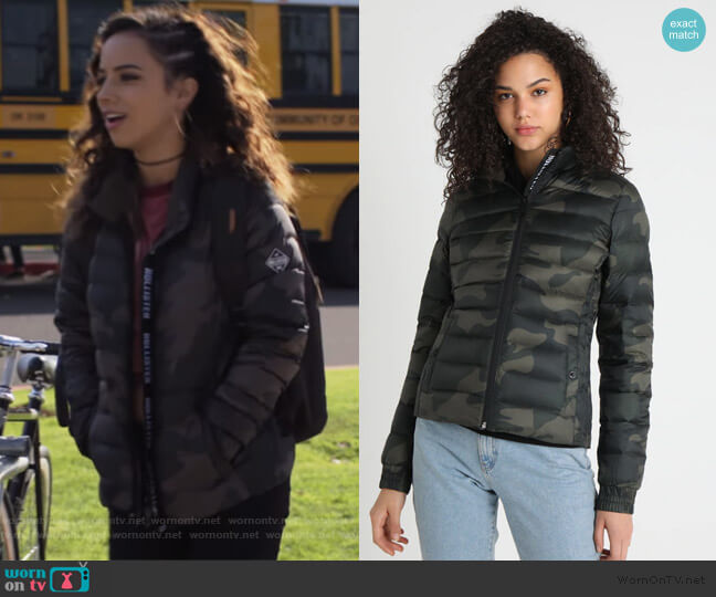 Hollister Co Puffer Down Jacket worn by Moe Truax (Kiana Madeira) on Trinkets