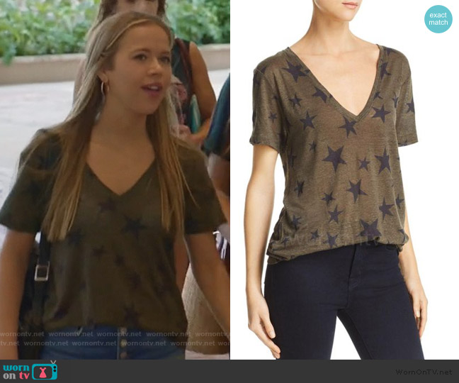 Rails Star Tee worn by Samantha Hughes (Holly Barrett) on Life in Pieces