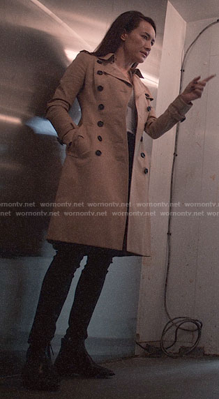 Hannah’s beige trench coat on Designated Survivor