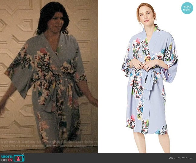 Natori Iris Charmeuse Robe worn by Xiomara Villanueva (Andrea Navedo) on Jane the Virgin