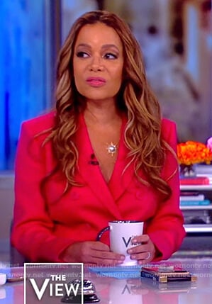 Sunny’s pink double breasted blazer on The View