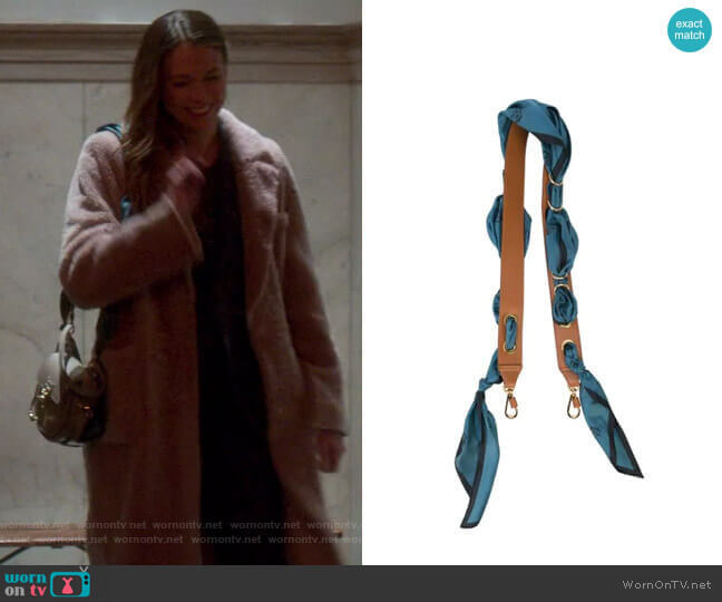 Chloe Scarf Strap worn by Liza Miller (Sutton Foster) on Younger
