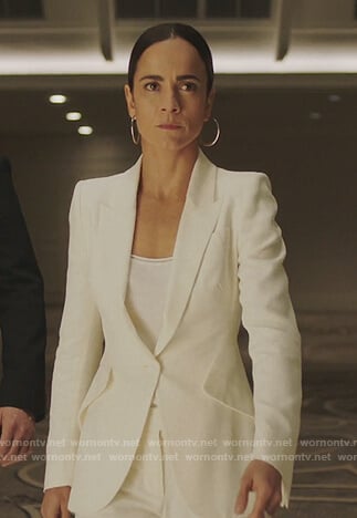 Teresa’s white blazer on Queen of the South