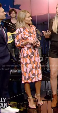 Kelly’s printed shirtdress on Live with Kelly and Ryan