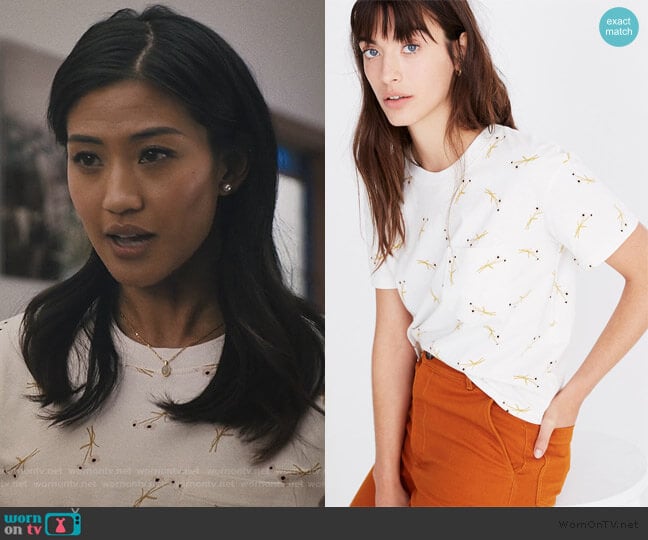 Madewell Easy Crop Tee in Daisy Sketch worn by April (Alisa Allapach) on Light as a Feather