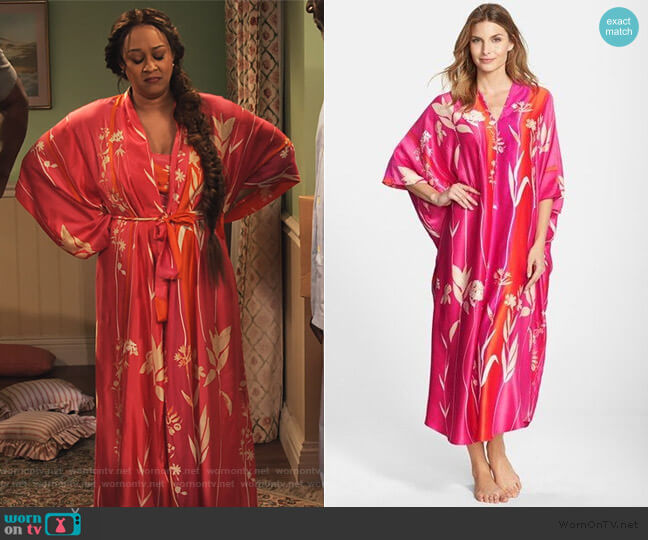 Natori Izabella Robe worn by Cocoa McKellan (Tia Mowry-Hardrict) on Family Reunion