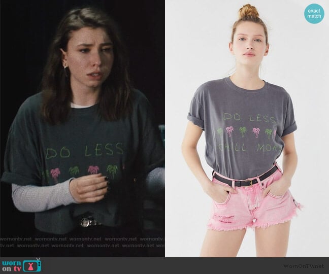Project Social T Chill More Tee worn by Sammi Karras (Katelyn Nacon) on Light as a Feather