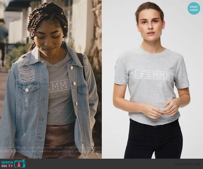 Selected Femme Ann print tee light grey melange worn by Peri (Adriyan Rae) on Light as a Feather