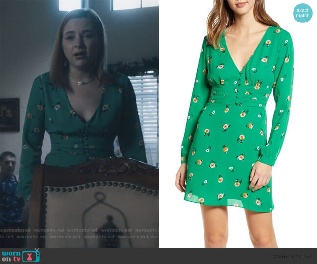 Socialite Print Button Dress worn by Violet Simmons (Haley Ramm) on Light as a Feather