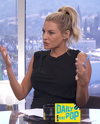 Morgan’s black twisted top on E! News