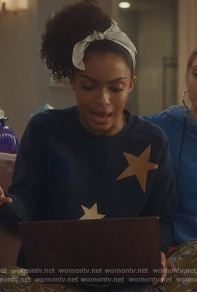Zoey’s blue star print sweatshirt on Grown-ish