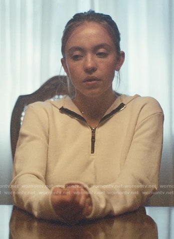 Cassie’s white cropped hoodie on Euphoria