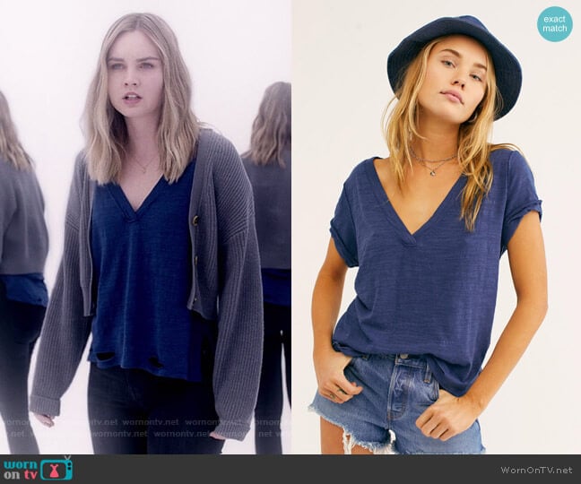 Free People We The Free Sundance Tee worn by McKenna Brady (Liana Liberato) on Light as a Feather