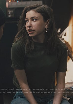 Sammi’s green tee on Light as a Feather