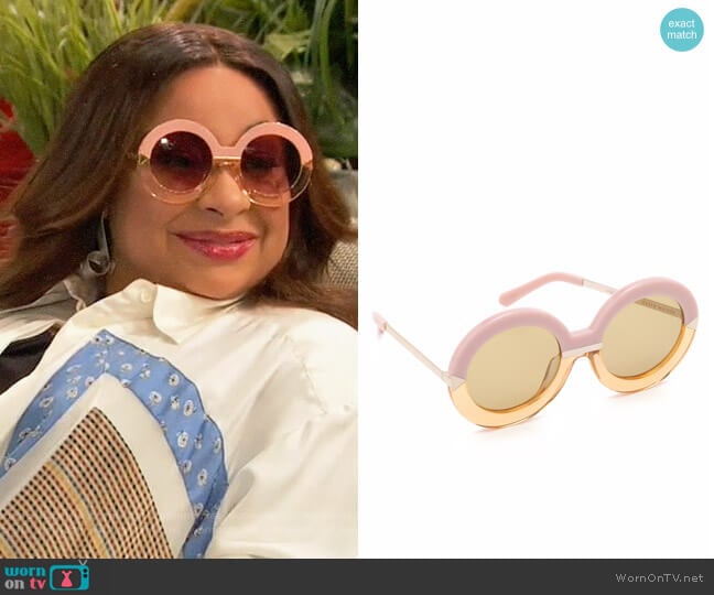 Karen Walker Hollywood Pool Sunglasses worn by Raven Baxter (Raven-Symoné) on Ravens Home