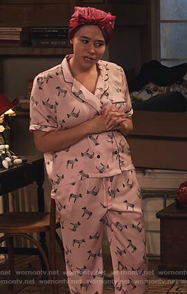 Jade’s pink zebra print pajamas on Family Reunion