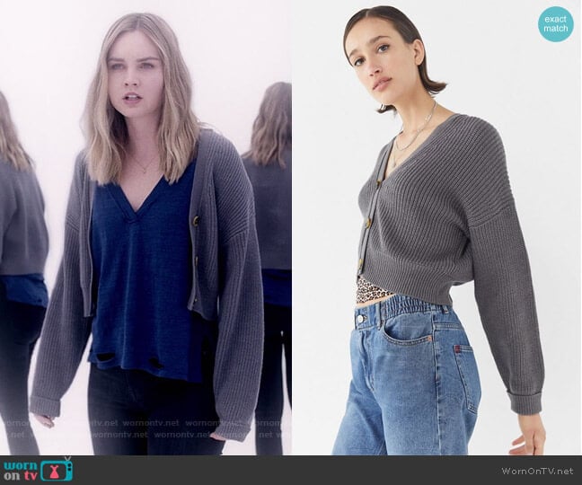 Urban Outfitters UO Kai Cropped Cardigan worn by McKenna Brady (Liana Liberato) on Light as a Feather