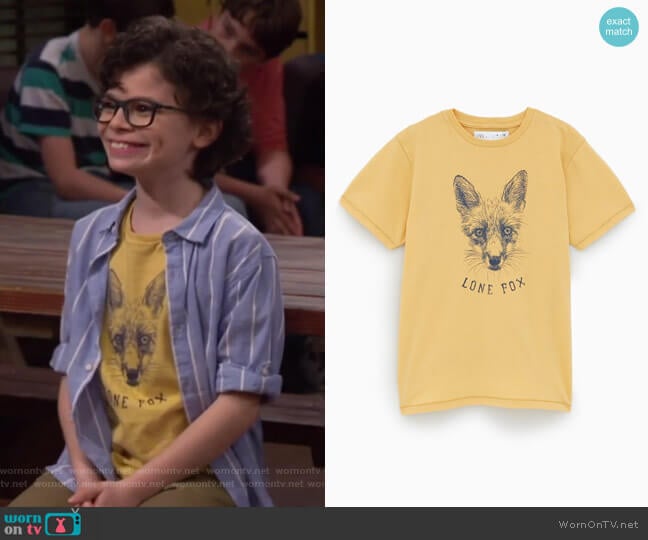 Zara Fox Shirt worn by Matteo Silva (Raphael Alejandro) on Bunkd