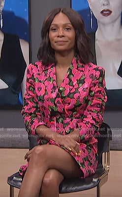 Zuri’s floral blazer dress on E! News