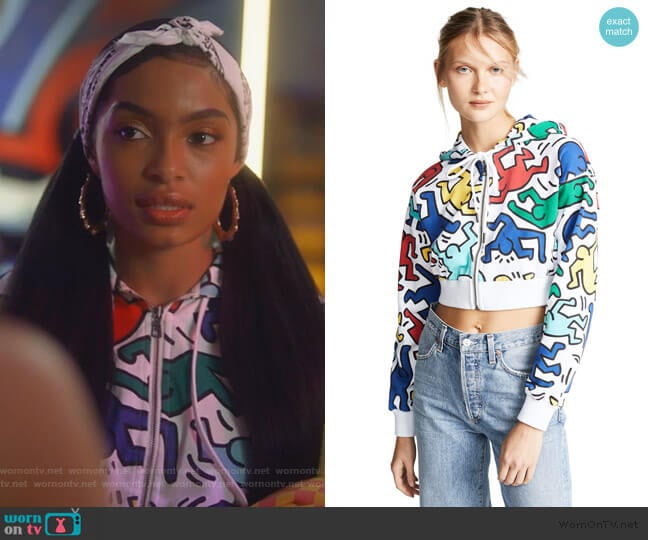 Alice + Olivia x Keith Haring Barron Cropped Wide Sleeves Hoodie worn by Zoey Johnson (Yara Shahidi) on Grown-ish