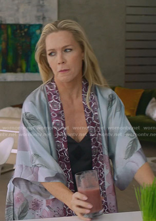 Jennie’s blue floral robe on BH90210