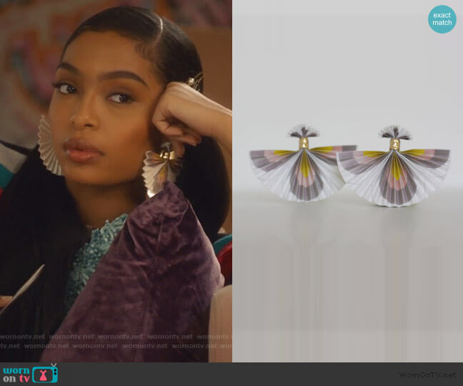 Mas & Nobu Pretty Wings Elegant Little Things worn by Zoey Johnson (Yara Shahidi) on Grown-ish